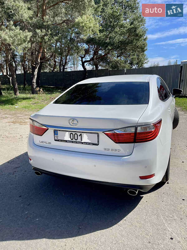 Седан Lexus ES 2013 в Кропивницькому