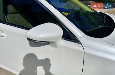 Седан Lexus ES 2013 в Кропивницком