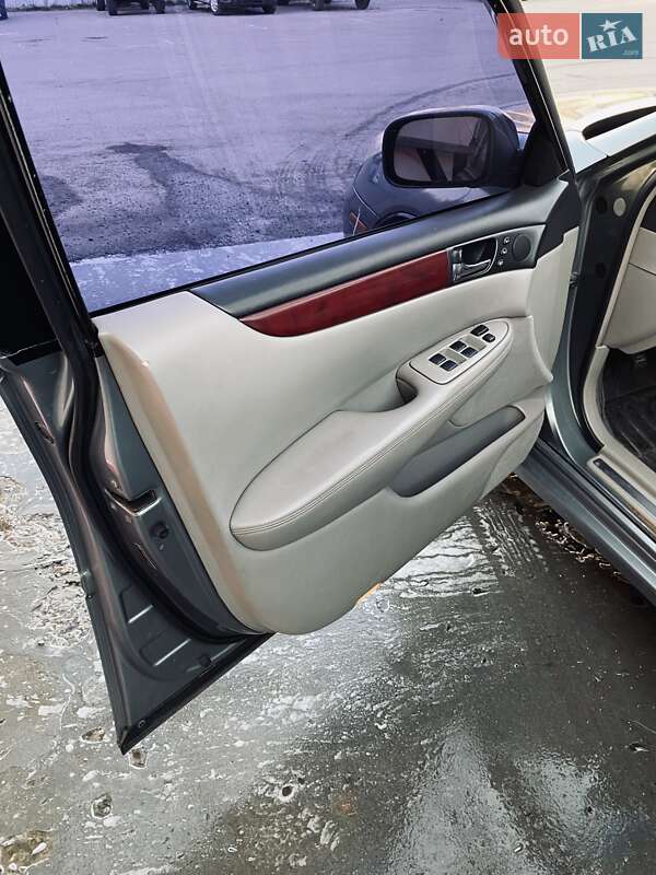 Седан Lexus ES 2004 в Харкові