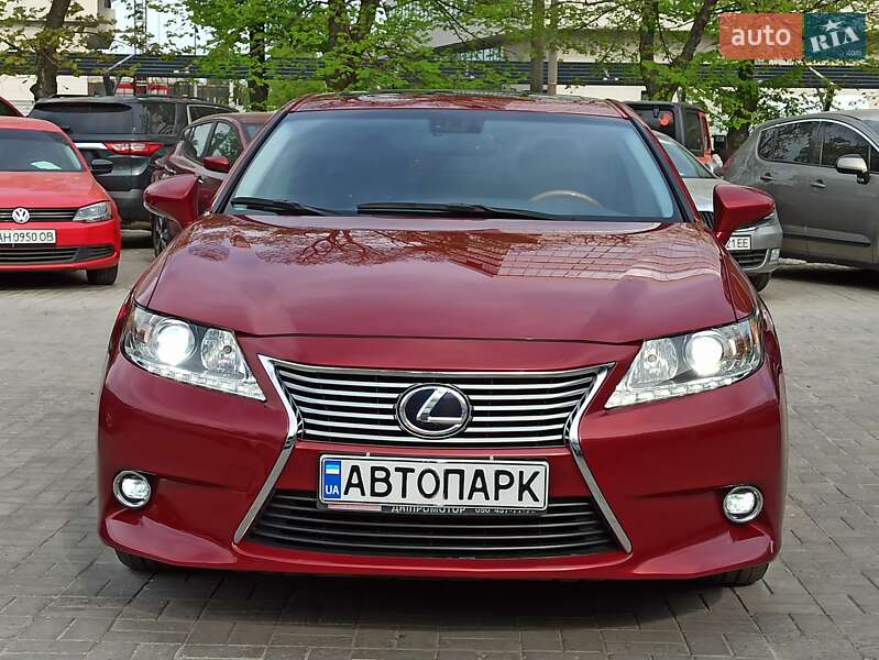 Седан Lexus ES 2015 в Днепре