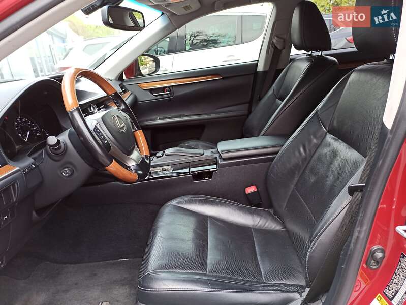 Седан Lexus ES 2015 в Днепре