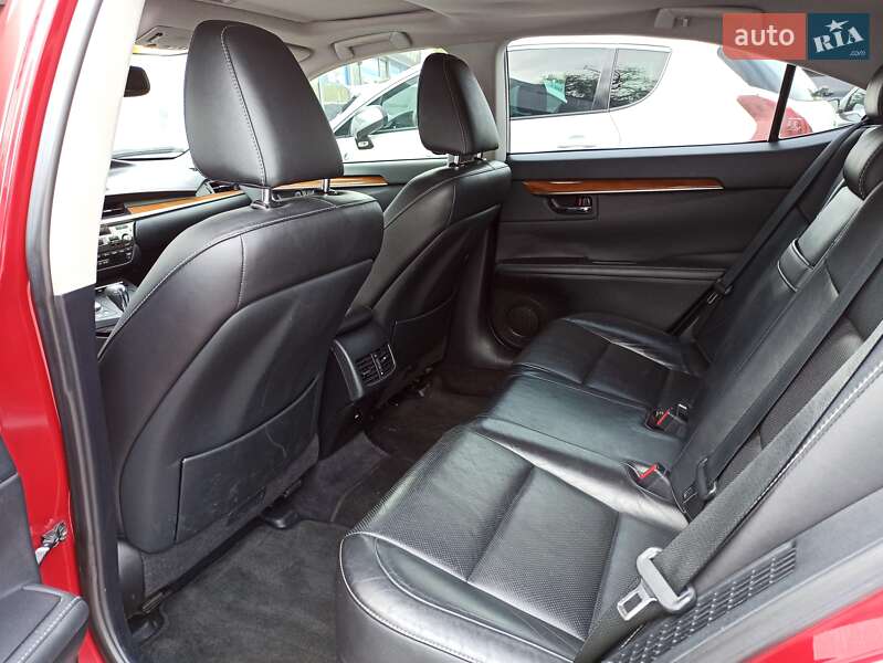 Седан Lexus ES 2015 в Днепре