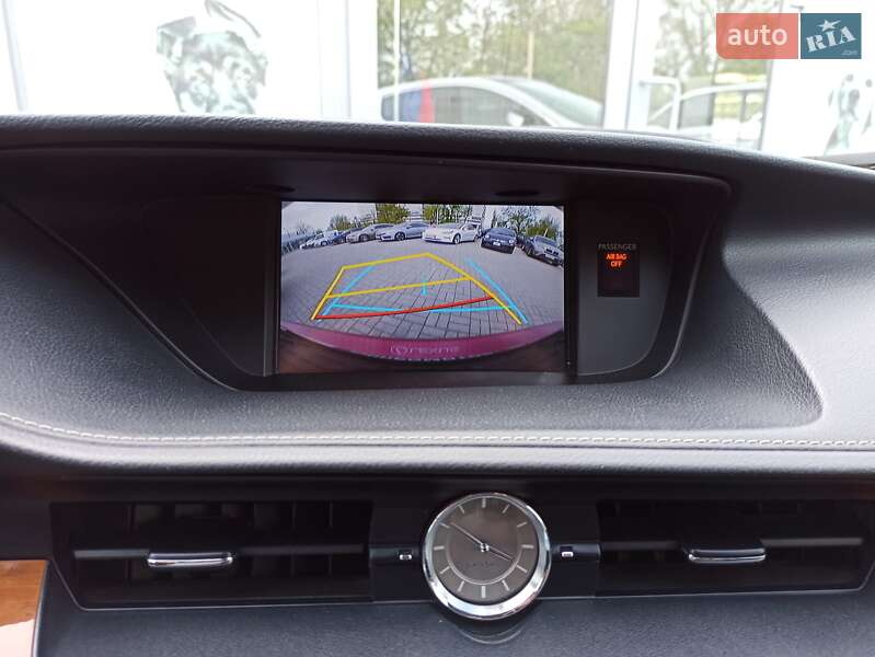 Седан Lexus ES 2015 в Днепре