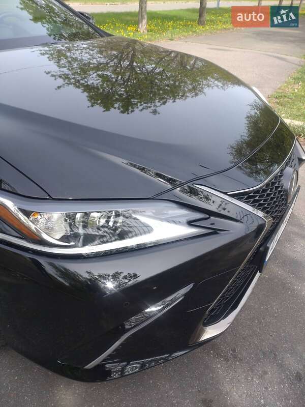 Седан Lexus ES 2022 в Києві