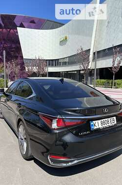 Седан Lexus ES 2019 в Киеве