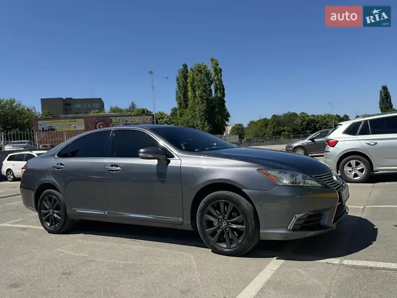 Седан Lexus ES 2011 в 
