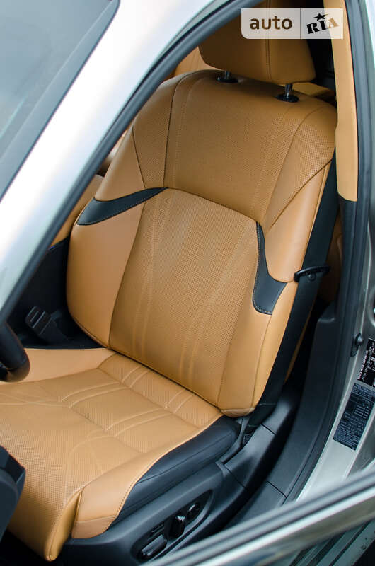 Седан Lexus ES 2022 в Днепре