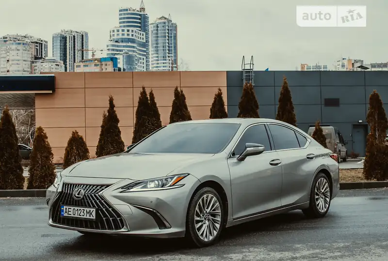 Lexus ES