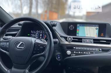 Седан Lexus ES 2021 в Звенигородці