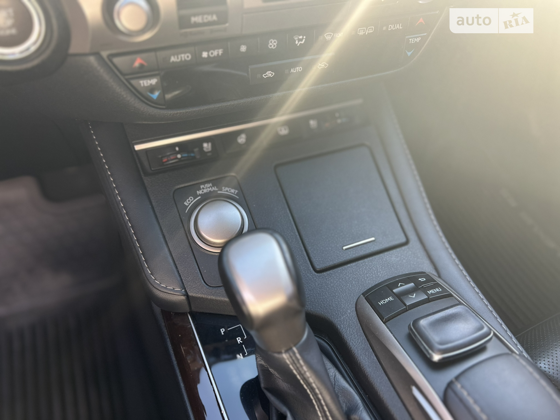 2018 Lexus ES - мініатюра 31