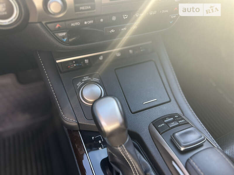 Седан Lexus ES 2018 в Кропивницком фото 31 Седан Lexus ES 2018 в Кропивницком