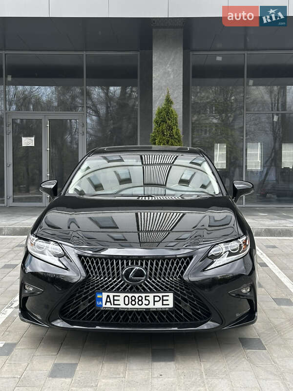 Lexus ES, фото з оголошення