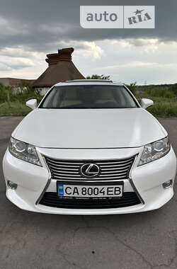 Седан Lexus ES 2013 в Умани