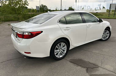 Седан Lexus ES 2013 в Умани