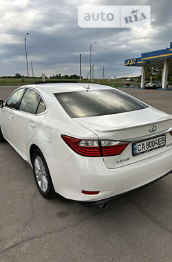 Седан Lexus ES 2013 в Умани