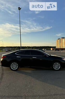 Седан Lexus ES 2014 в Києві