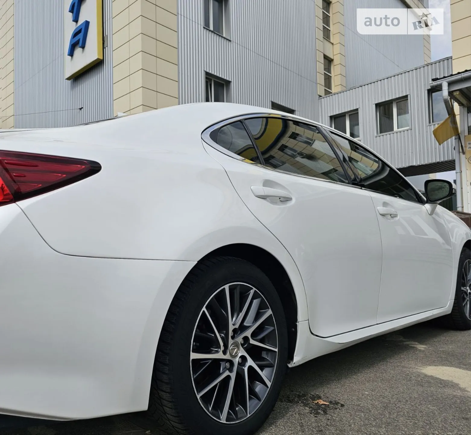 2016 Lexus ES - мініатюра 7