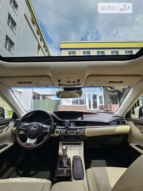 Седан Lexus ES 2016 в Києві