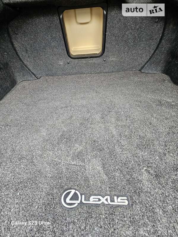 Седан Lexus ES 2016 в Києві