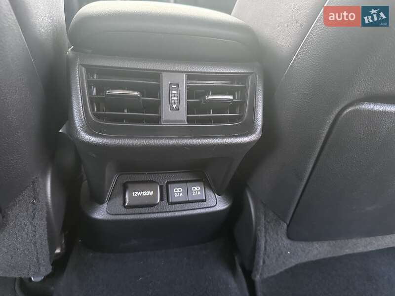 Седан Lexus ES 2020 в Павлограді