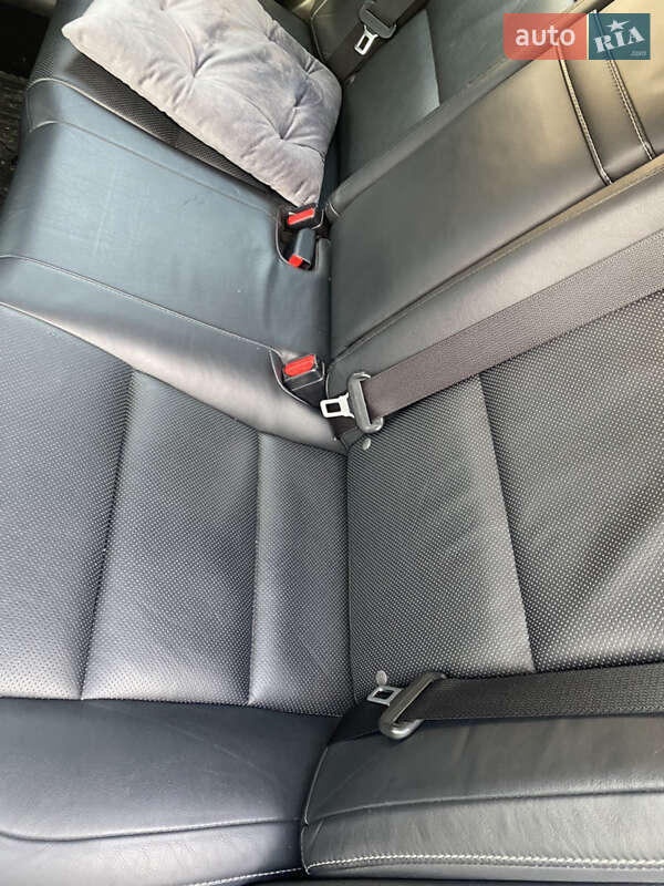 Седан Lexus ES 2015 в Рівному