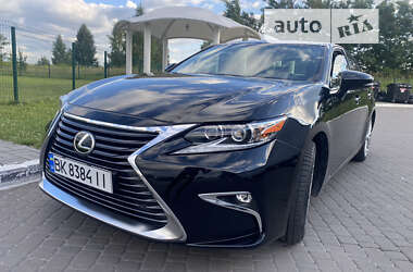 Седан Lexus ES 2015 в Рівному