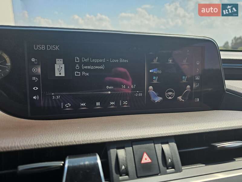 Седан Lexus ES 2018 в Ровно