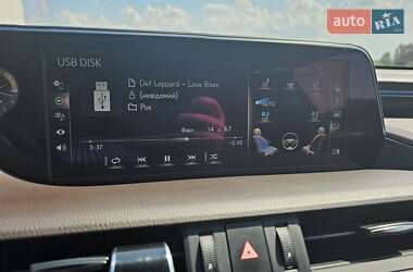 Седан Lexus ES 2018 в 