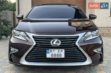 Седан Lexus ES 2016 в Херсоні