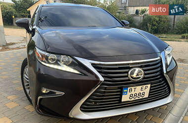 Седан Lexus ES 2016 в Херсоні