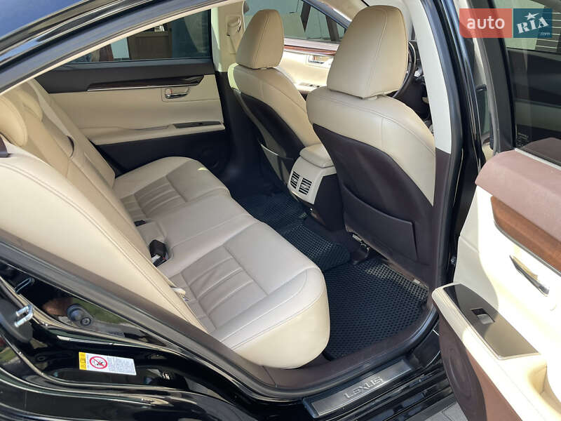 Седан Lexus ES 2018 в Одессе