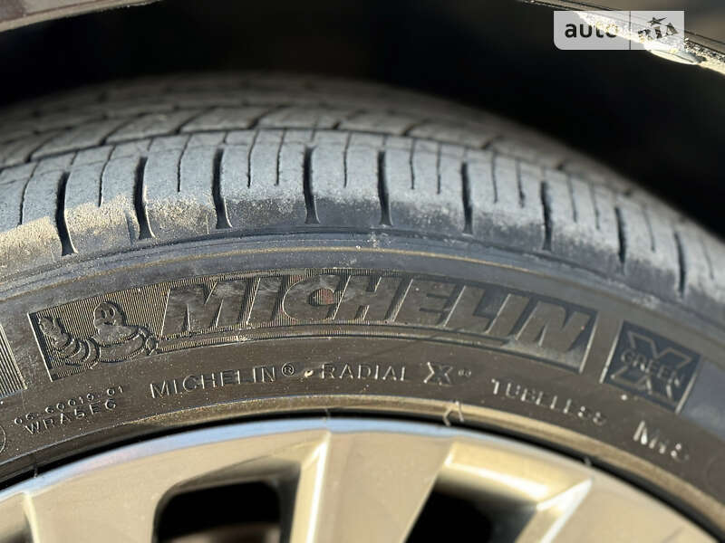 Седан Lexus ES 2019 в Днепре