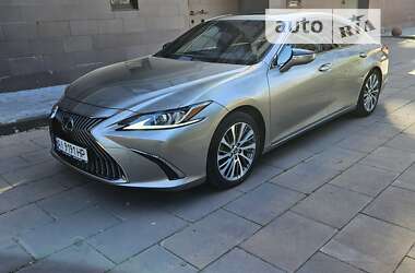 Седан Lexus ES 2020 в Киеве