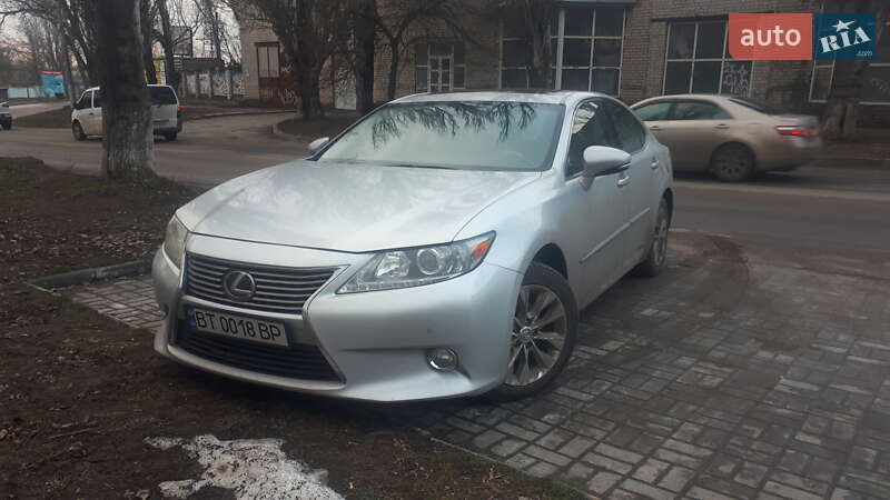 Седан Lexus ES 2013 в Полтаве