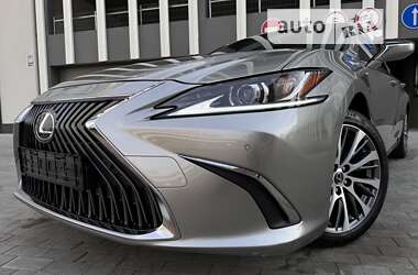 Седан Lexus ES 2020 в Киеве