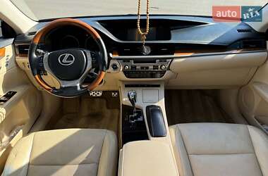 Седан Lexus ES 2012 в Києві