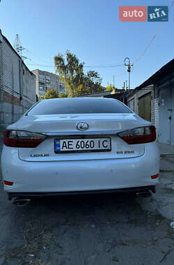 Седан Lexus ES 2016 в 