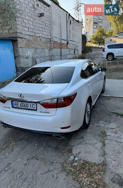 Седан Lexus ES 2016 в 