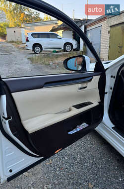 Седан Lexus ES 2016 в Днепре