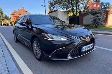 Седан Lexus ES 2019 в Киеве