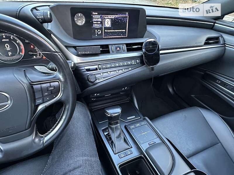 Седан Lexus ES 2019 в Києві