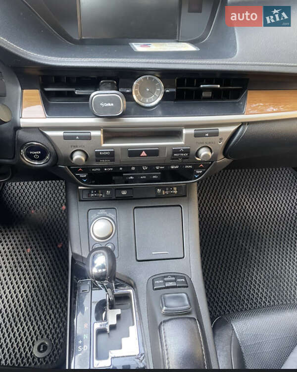 Седан Lexus ES 2012 в Одесі