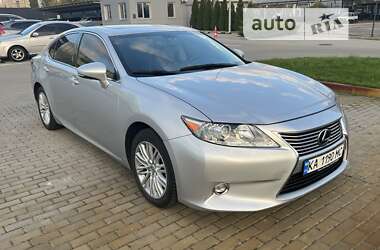 Седан Lexus ES 2013 в Києві