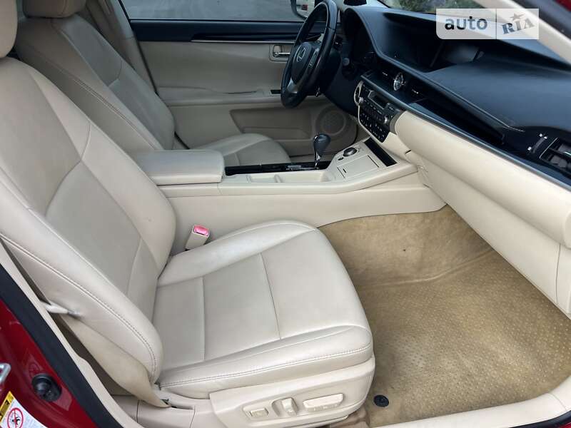 Седан Lexus ES 2013 в Киеве фото 46 Седан Lexus ES 2013 в Киеве