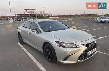 Седан Lexus ES 2019 в Киеве