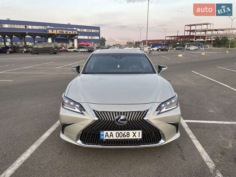 Седан Lexus ES 2019 в Киеве фото 5 Седан Lexus ES 2019 в Киеве