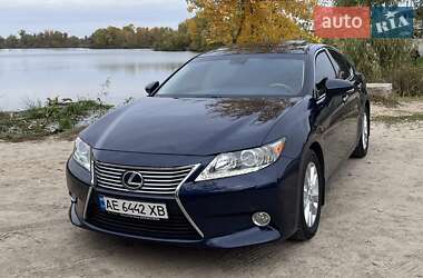 Седан Lexus ES 2013 в Дніпрі