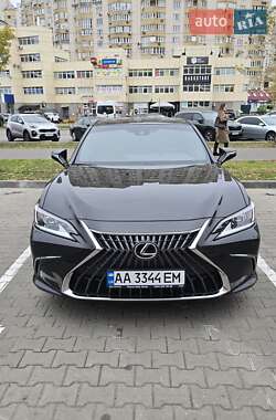 Седан Lexus ES 2021 в Киеве