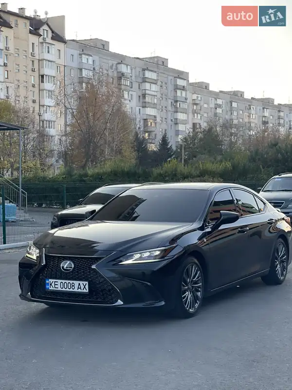 Lexus ES 2021