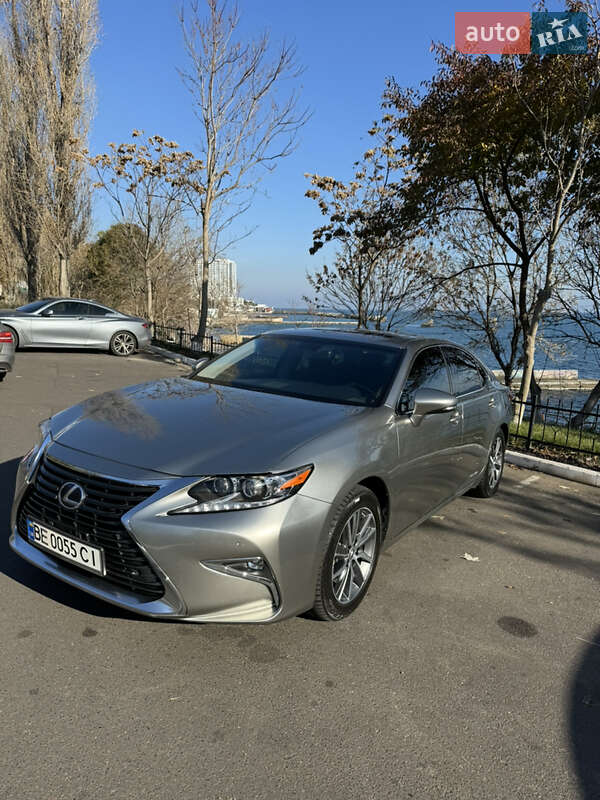 Седан Lexus ES 2015 в Одессе